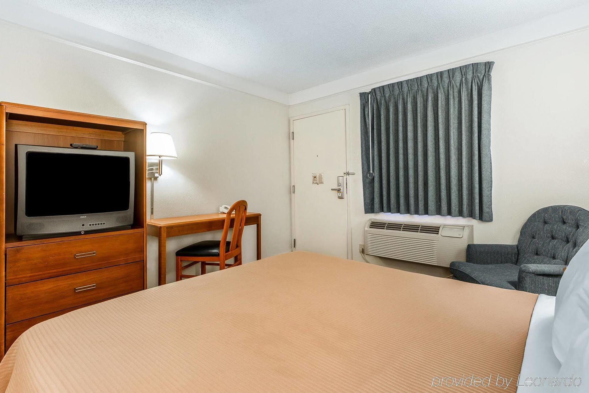 Quality Inn Стоктън Екстериор снимка