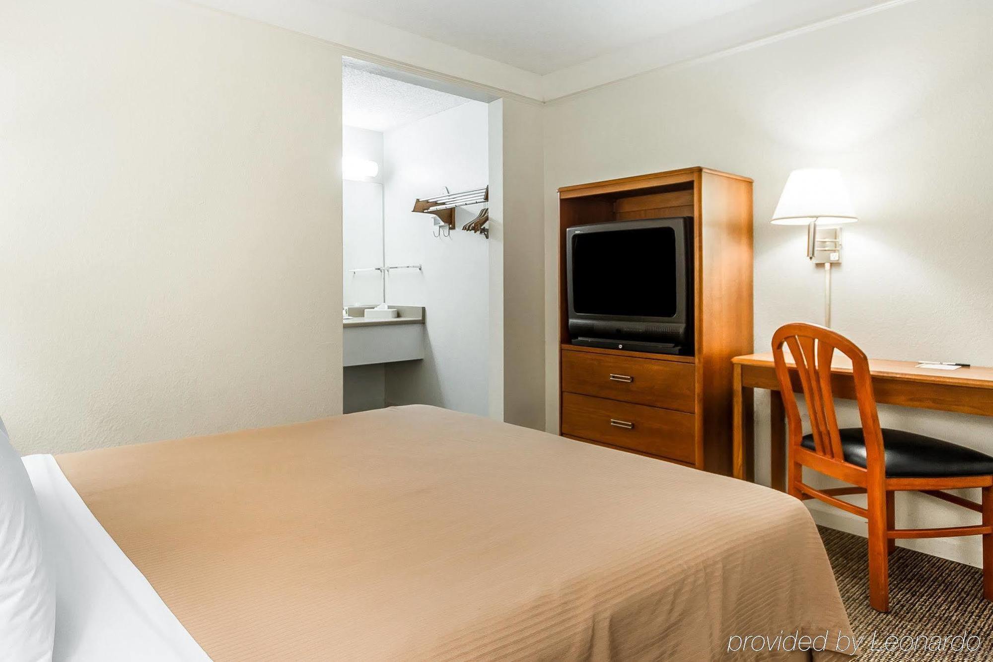 Quality Inn Стоктън Екстериор снимка